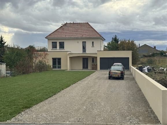 Maison à étage et garage accolé à Barberey-Saint-Sulpice