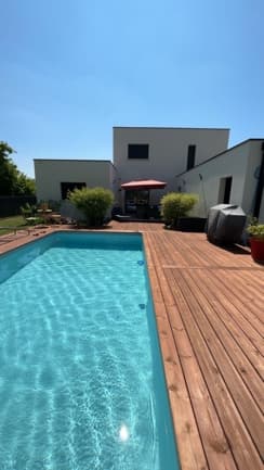Maison à étage avec toit-terrasse à La Chapelle-Saint-Luc