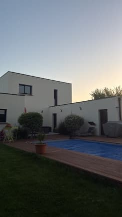 Maison à étage avec toit-terrasse à La Chapelle-Saint-Luc, vue 2