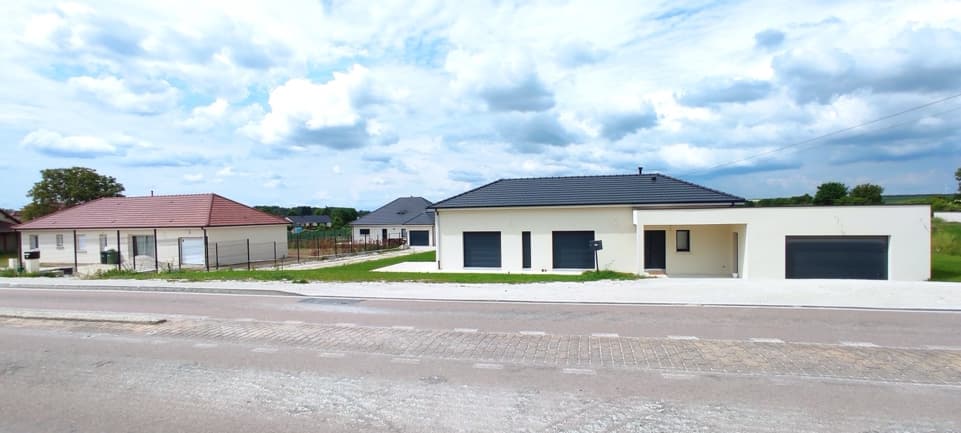 Maison de plain-pied avec garage à Saint-Benoît-sur-Seine, vue 3