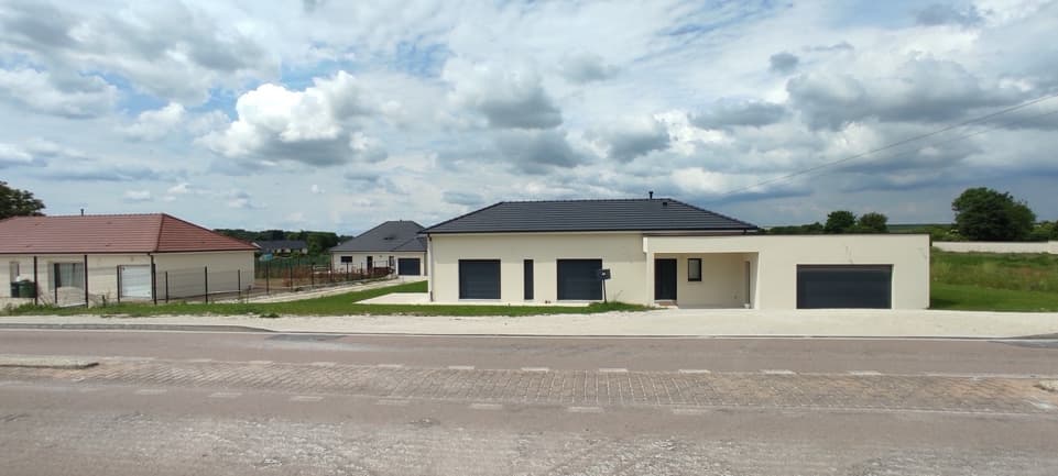Maison de plain-pied avec garage à Saint-Benoît-sur-Seine, vue 4