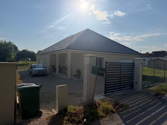 Maison de 130 m² avec garage à Sainte-Maure, vue 2