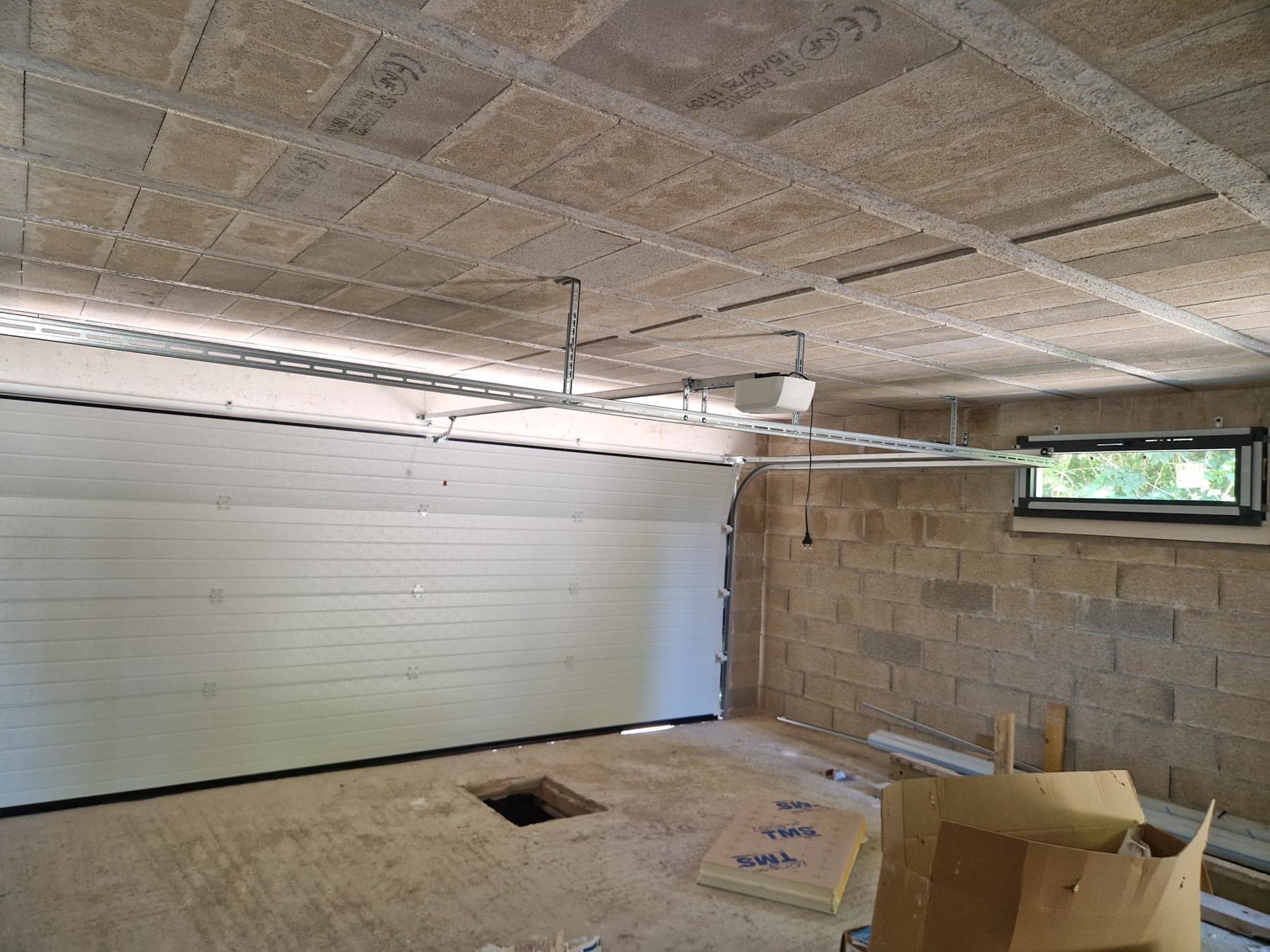 Isolation dans le volume du garage.