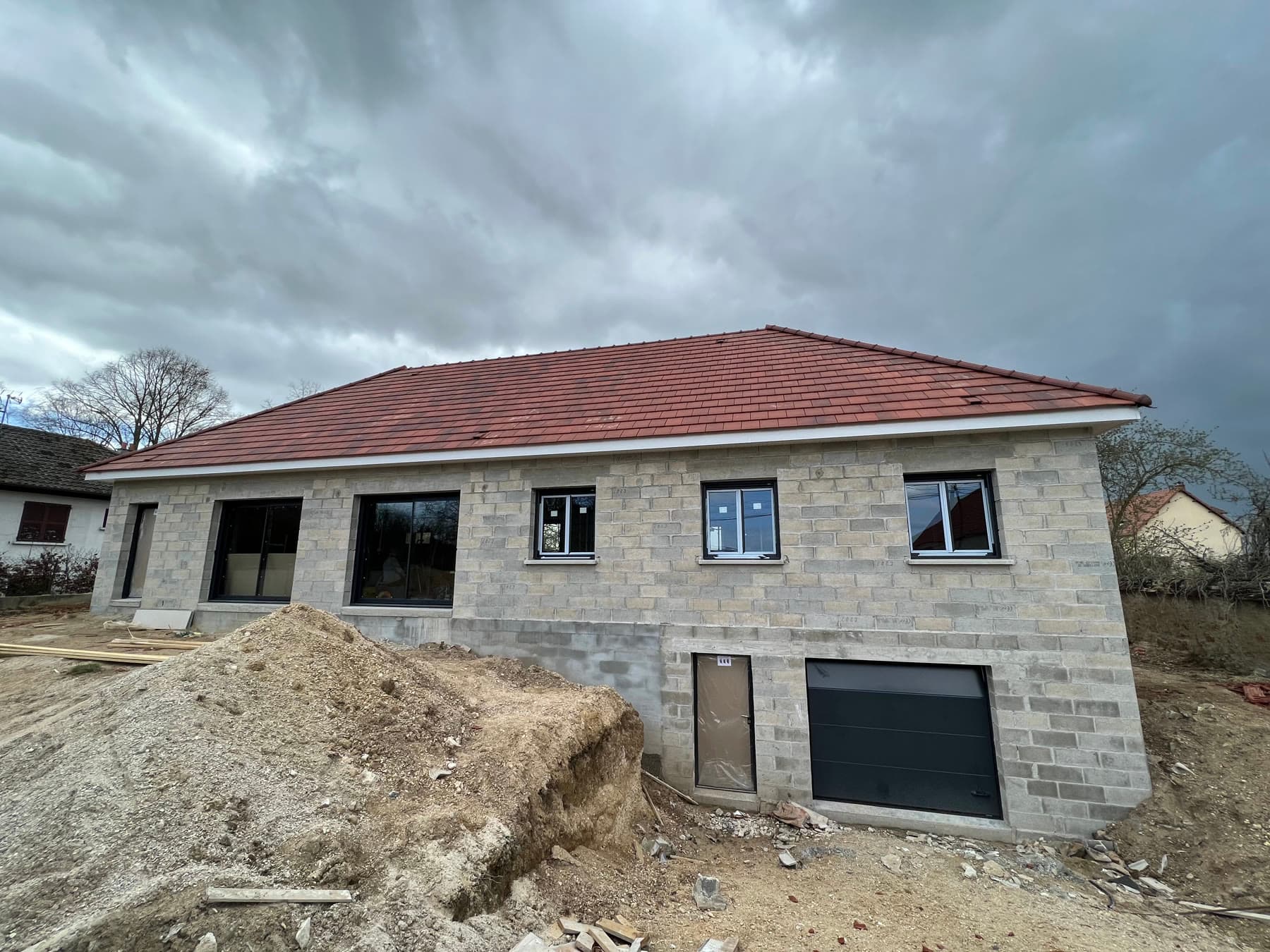 Maison sur terrain en pente à Fréparoy