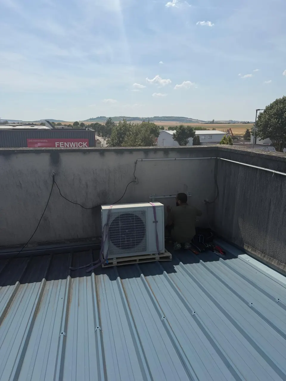 Un groupe extérieur installé en toiture à Troyes