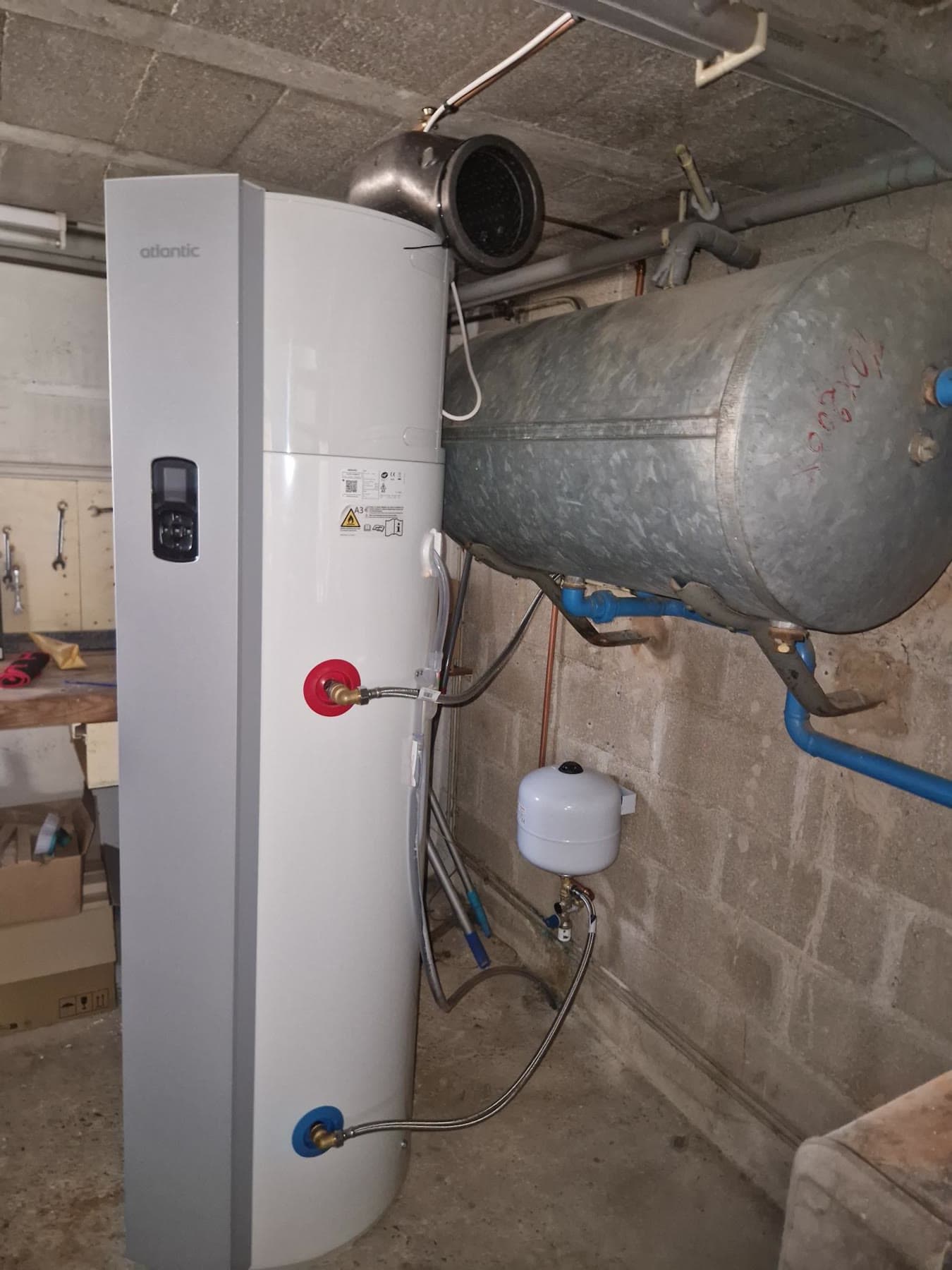 Ballon thermodynamique et raccordements.