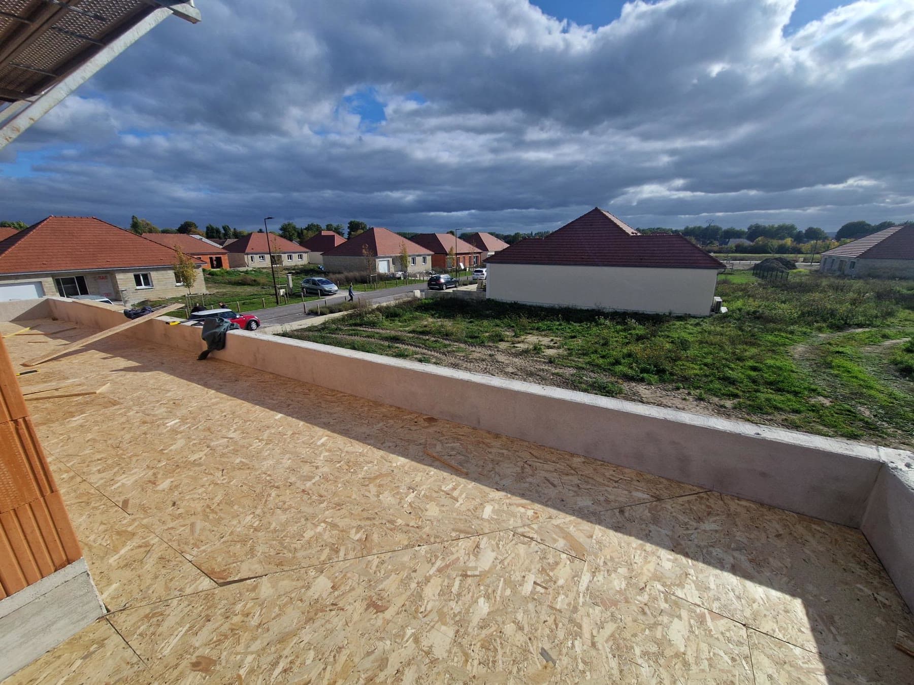 Plancher extérieur pendant le chantier.
