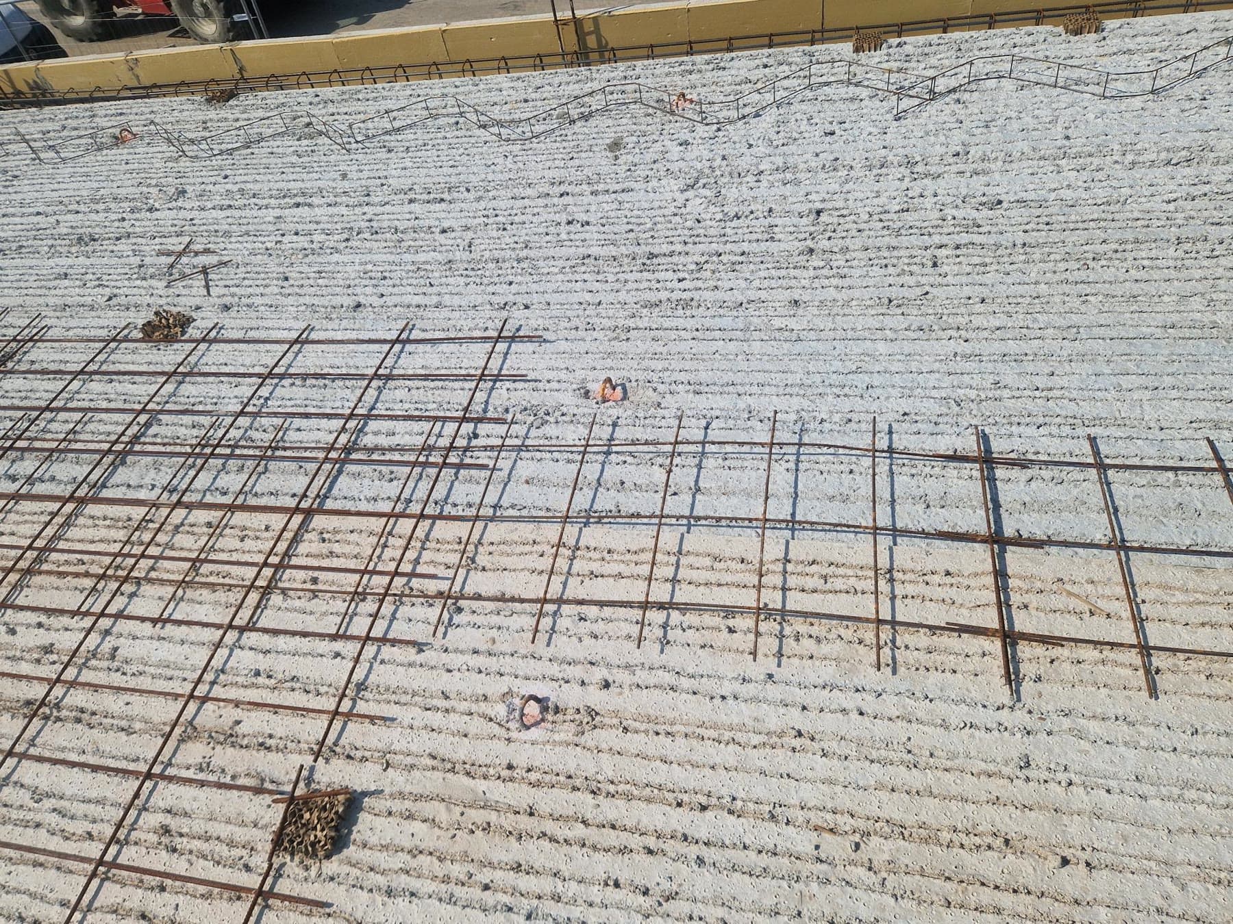 Armatures du plancher avant coulage.