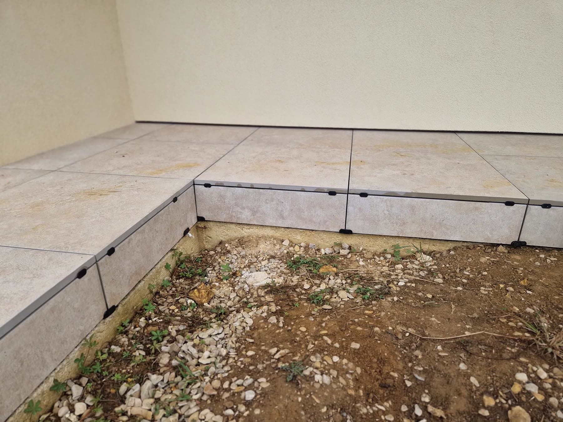 Carrelage extérieur sur plots à Saint-Mards-en-Othe